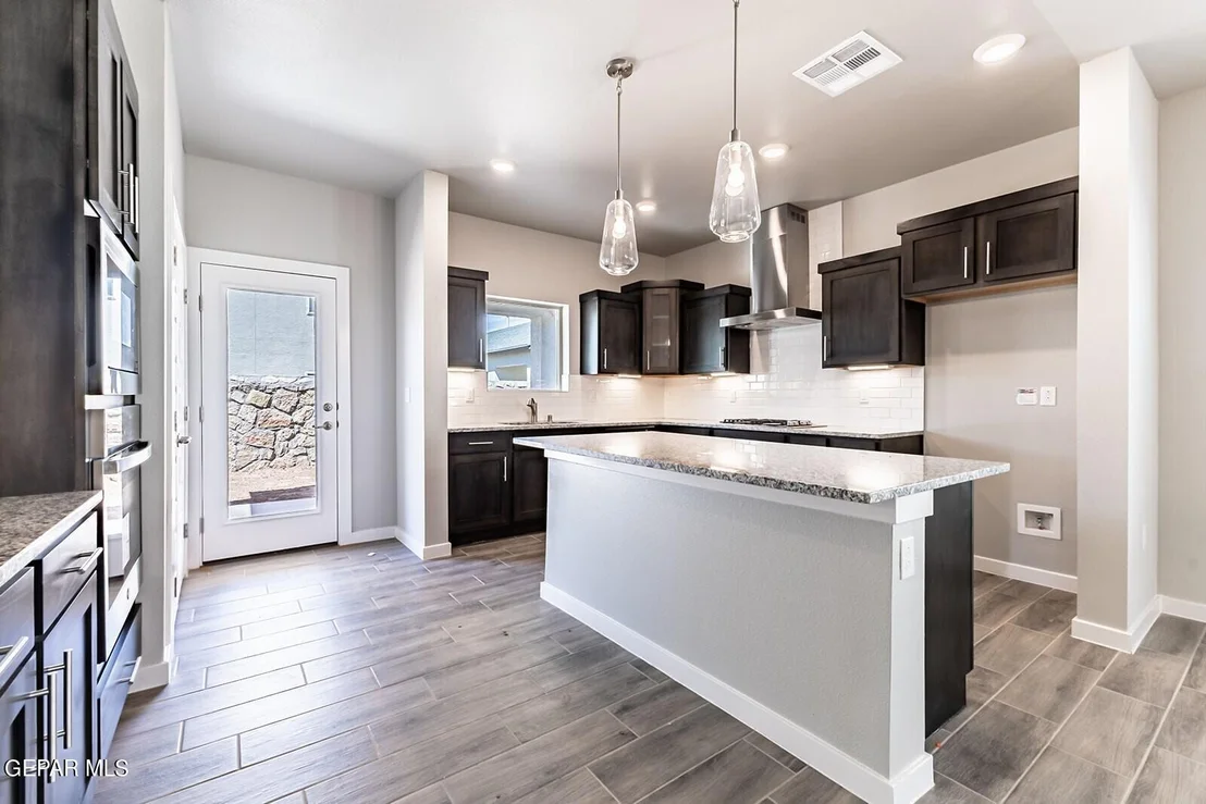 Photo of 15232 Concentrate Avenue