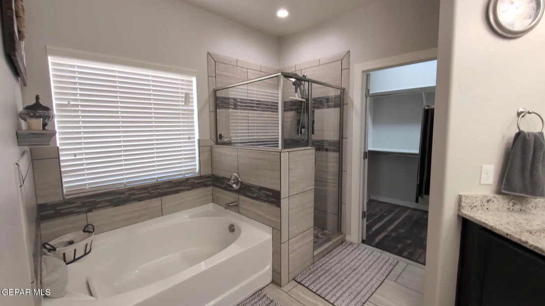 Photo of 987 GRANDEVOLE Drive