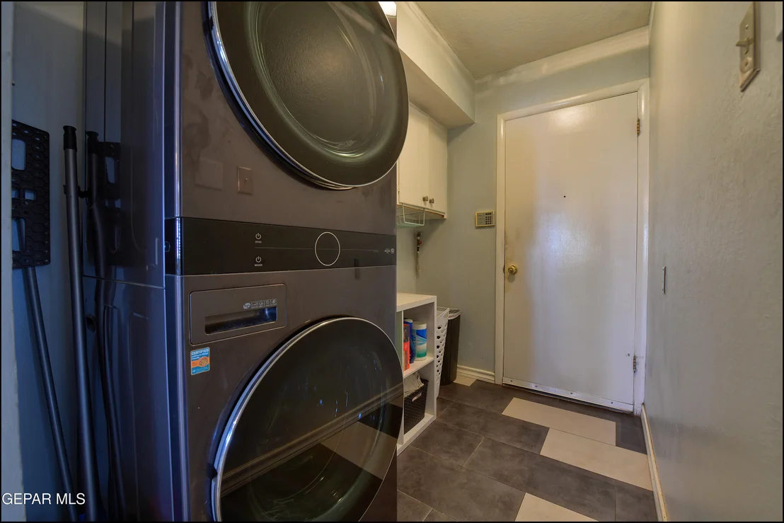Photo of 411 CROWN POINT Drive