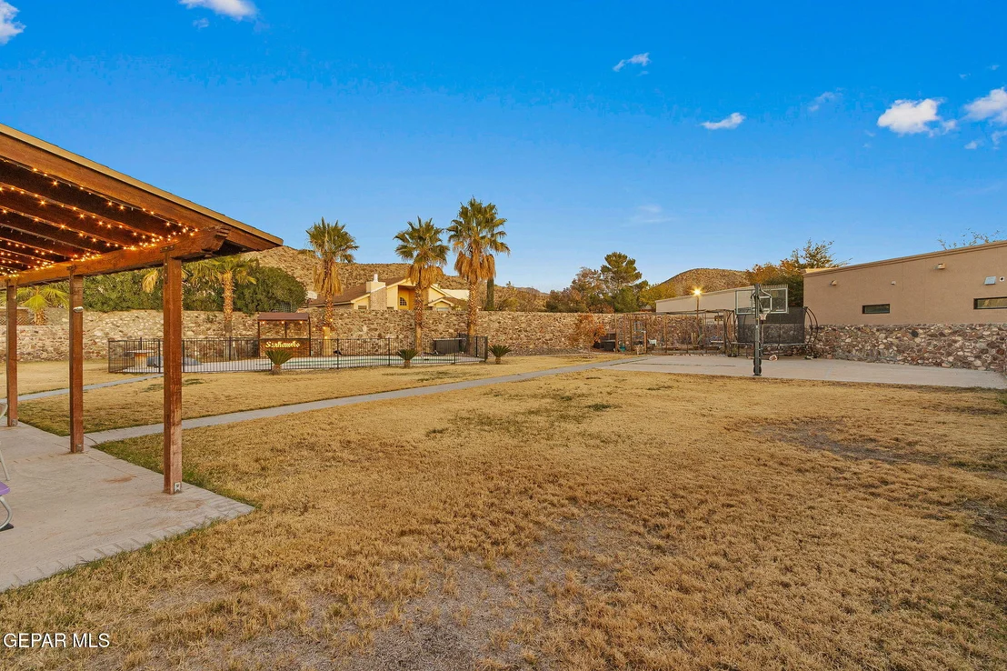 Photo of 550 OLMECA Drive