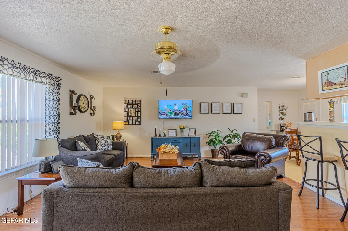 Photo of 1551 SEMINOLE Drive