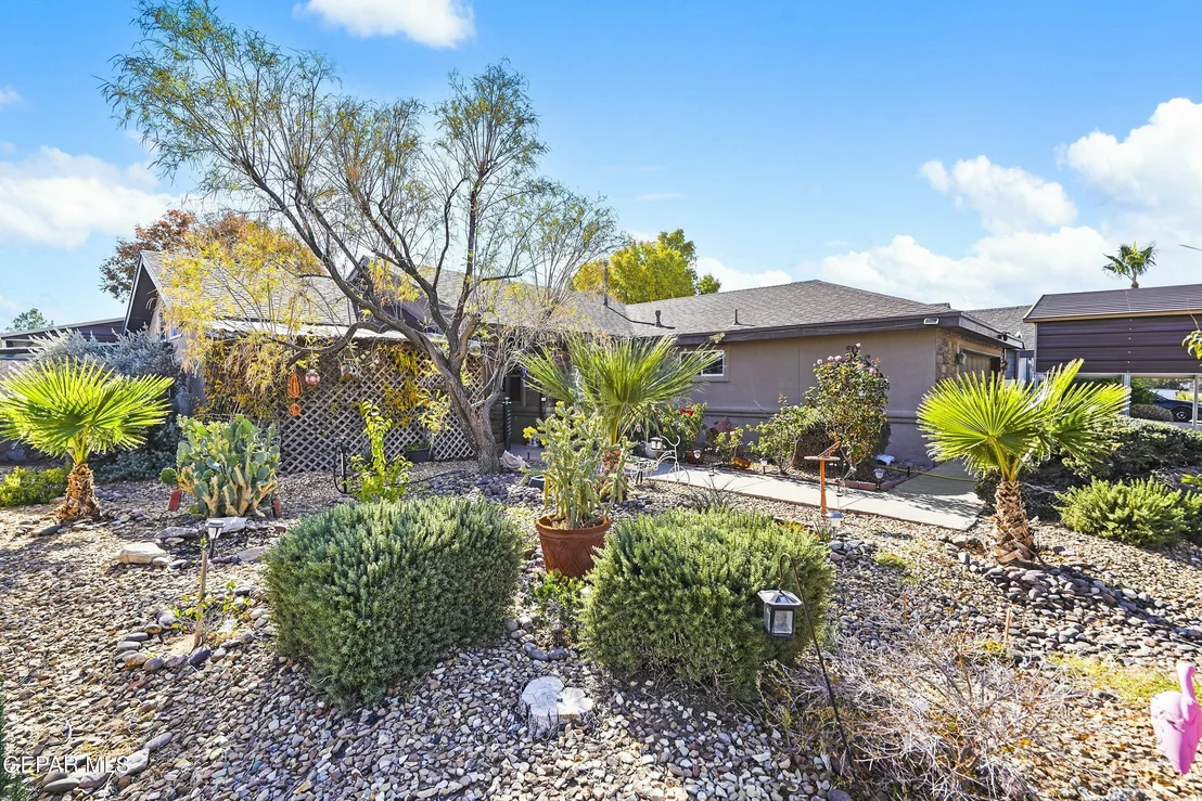 Photo of 13812 DESERT HIGHLANDS Lane