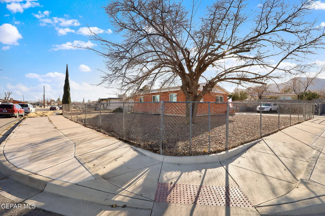 Photo of 4860 Winthrop Drive