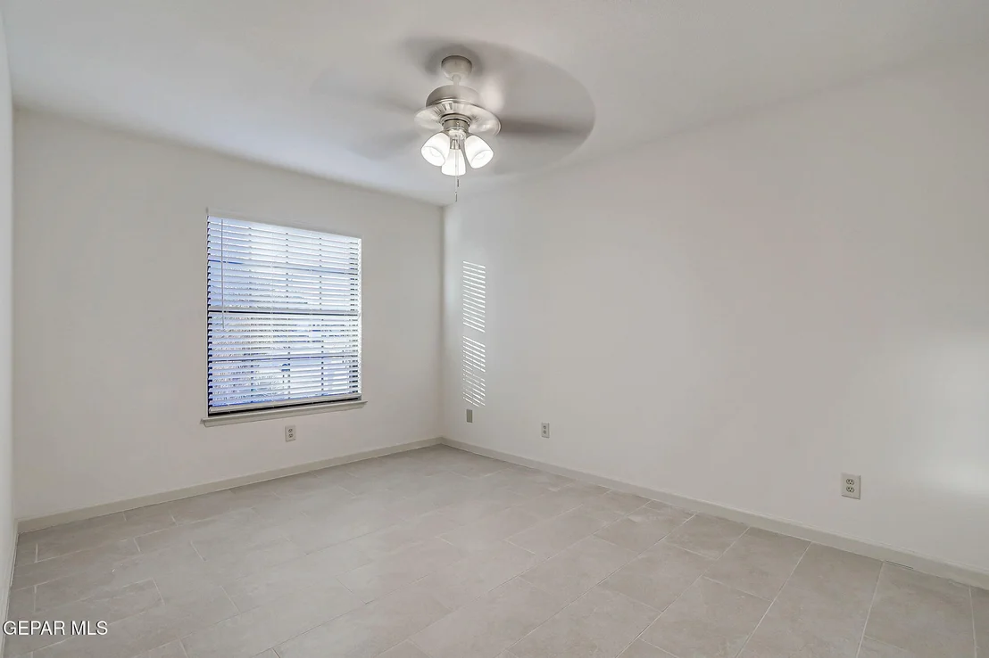 Photo of 836 ESPOLON Drive