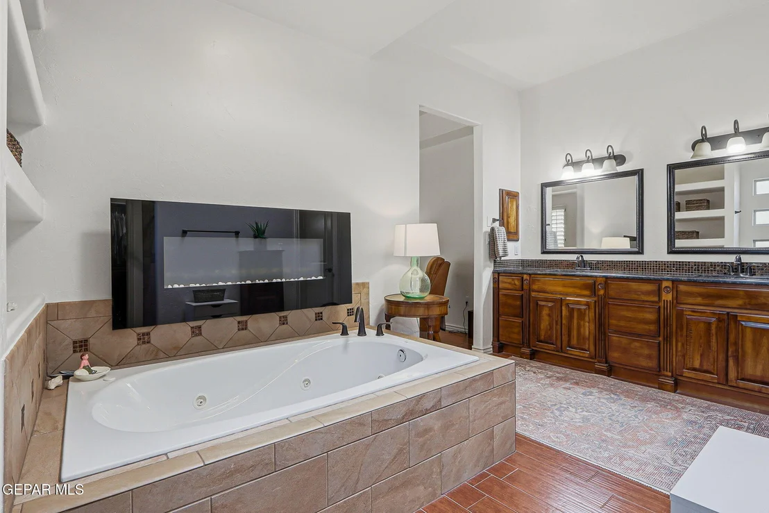Photo of 6163 FRANKLIN DOVE Avenue
