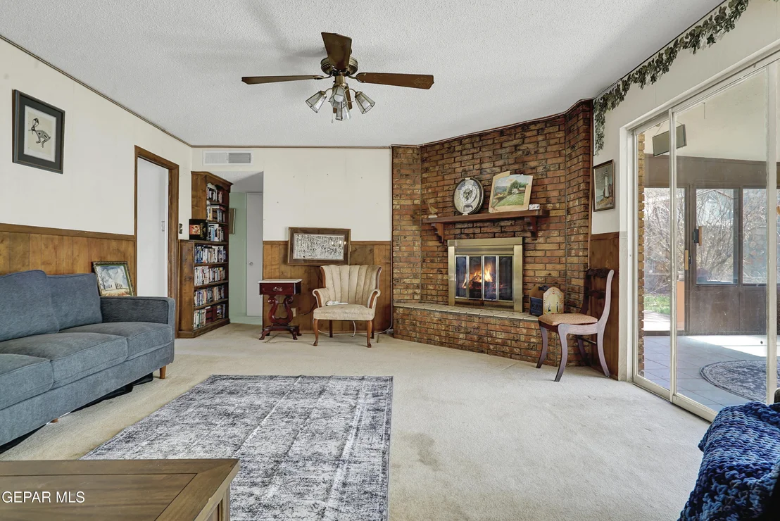 Photo of 228 MOONGLOW Drive