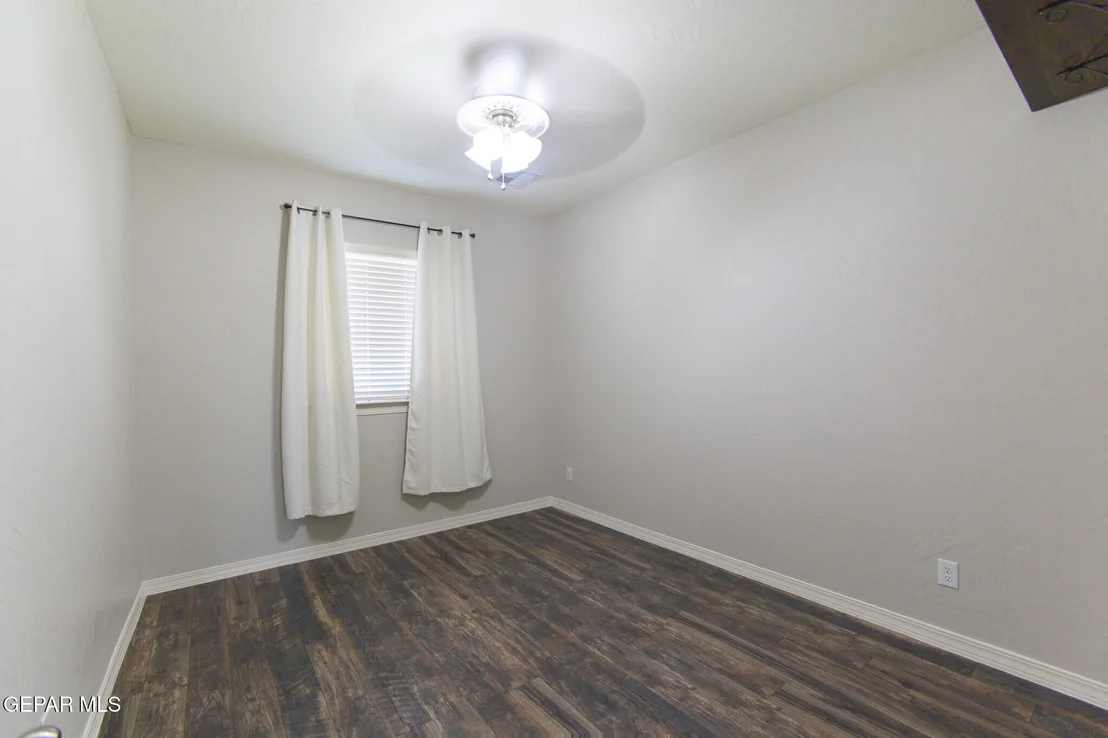 Photo of 987 GRANDEVOLE Drive