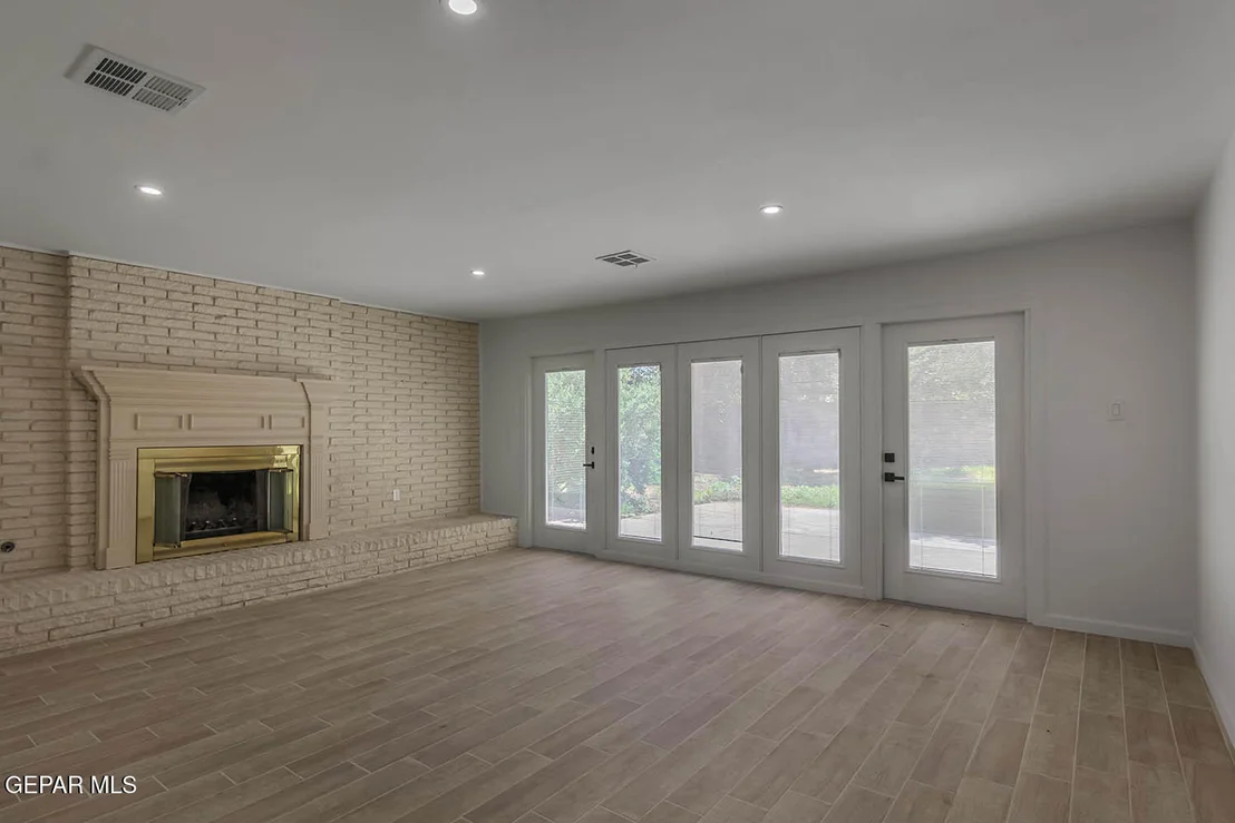 Photo of 730 MONTCLAIR Drive