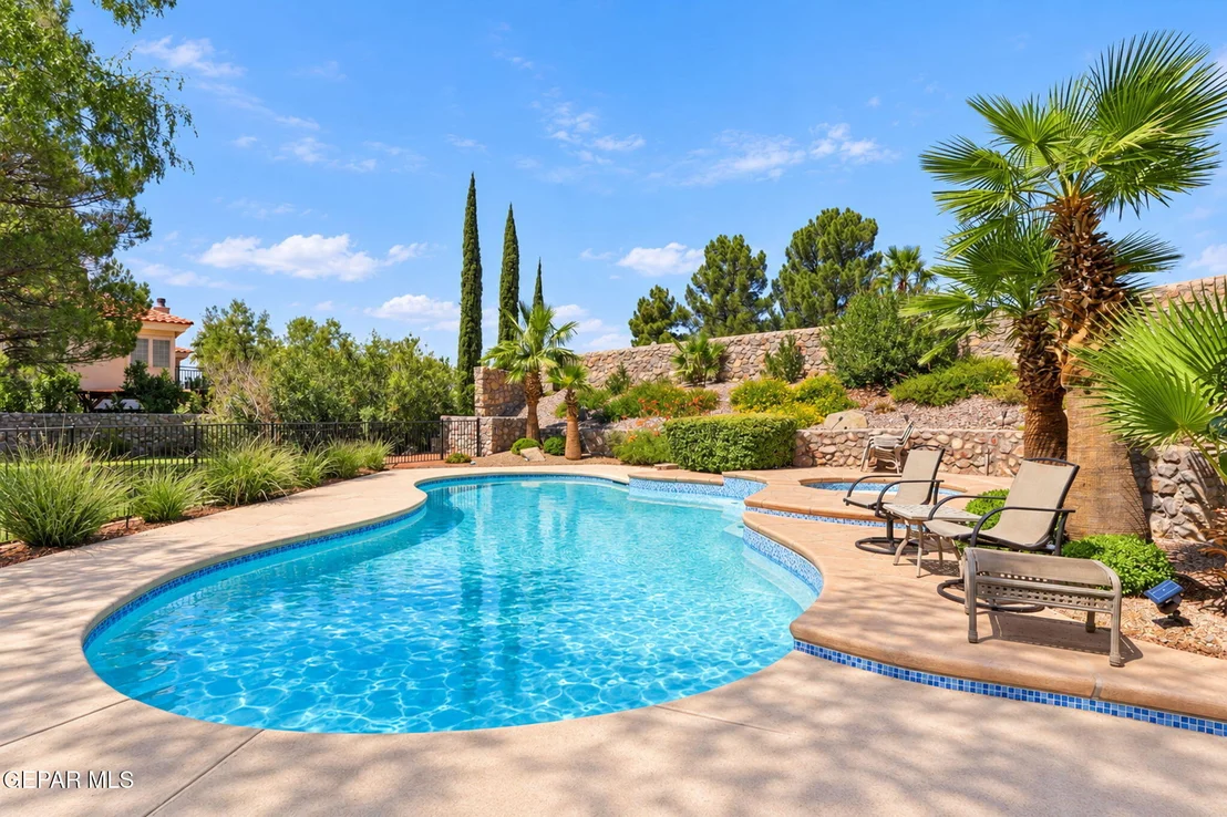 Photo of 1158 PINE RIDGE Way