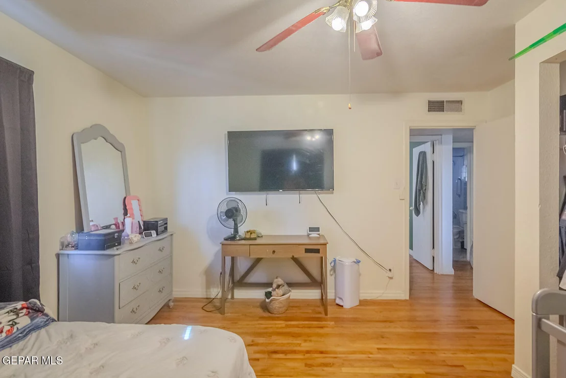 Photo of 1804 WAINWRIGHT Drive