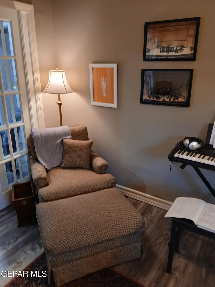 Photo of 1109 WHITAKER Lane