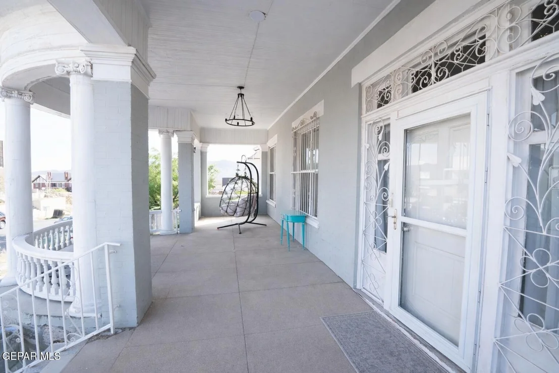 Photo of 521 RANDOLPH Drive