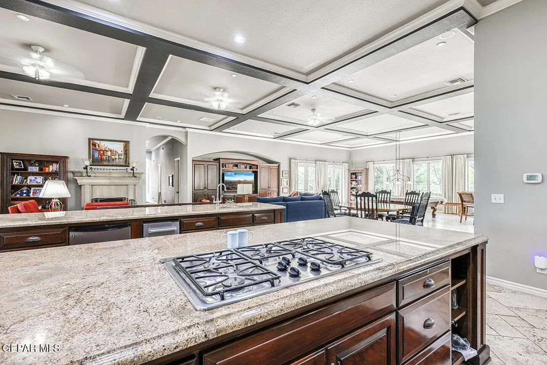 Photo of 656 COX Road