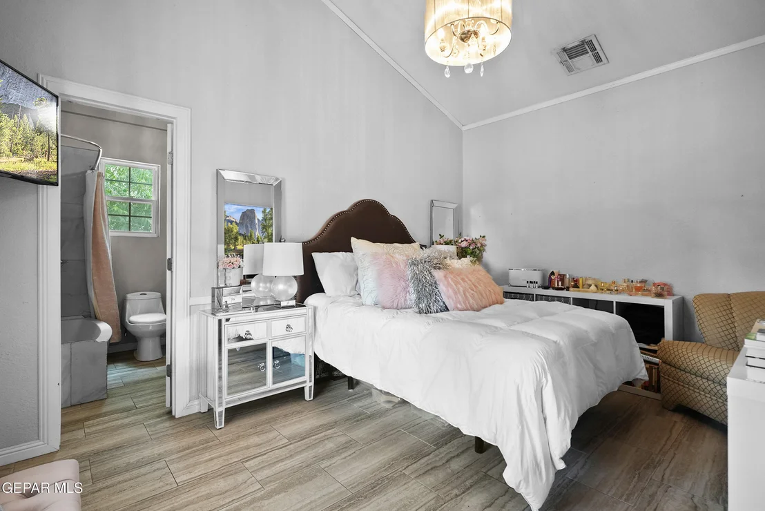 Photo of 731 PLAZER Place