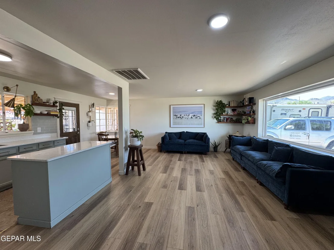 Photo of 3614 TITANIC Avenue