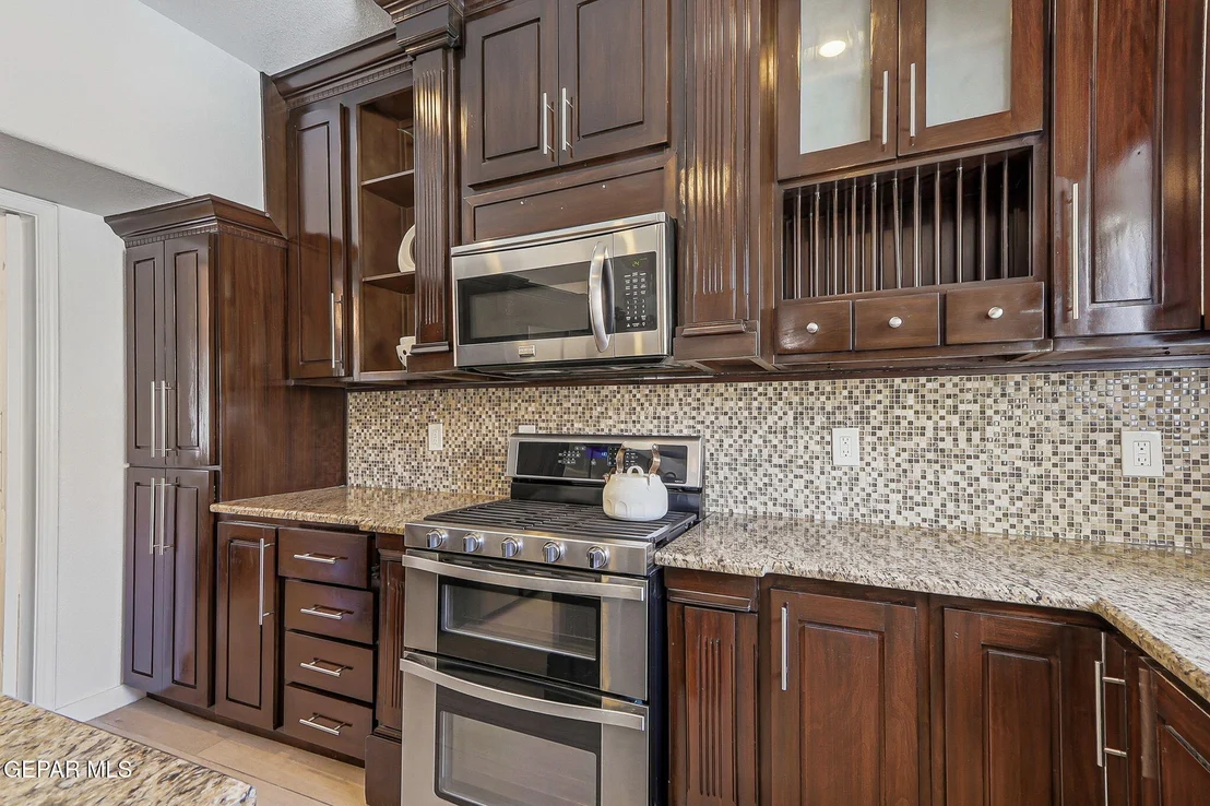 Photo of 6633 WIND RIDGE Drive