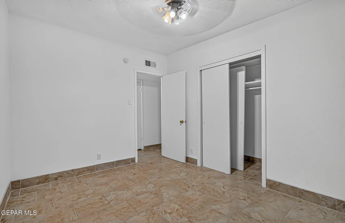 Photo of 10053 IMPERIAL Street