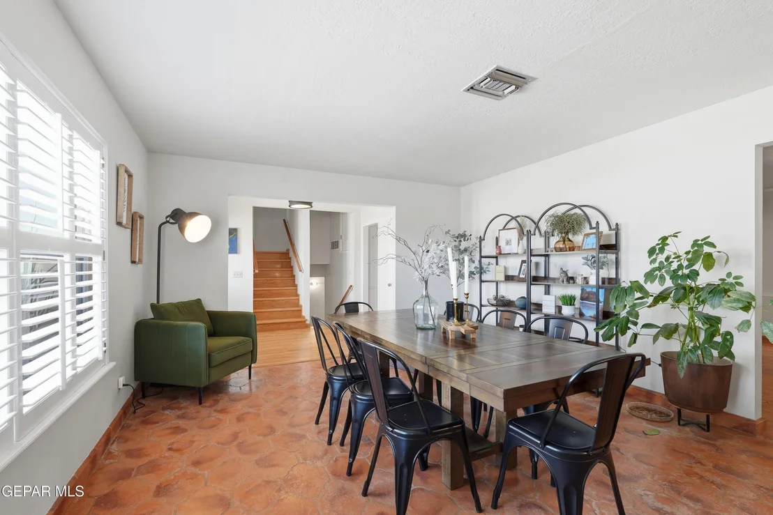 Photo of 6416 LOS ROBLES Drive