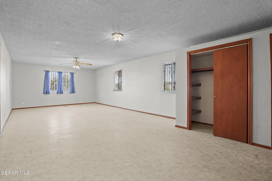 Photo of 300 RUFFIAN Way