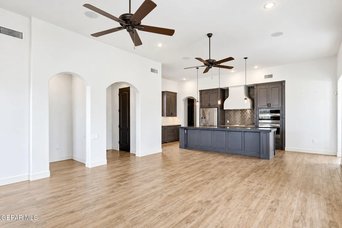 Photo of 5617 RIVER RUN Street