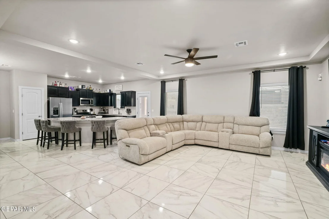 Photo of 356 PLATEAU Drive
