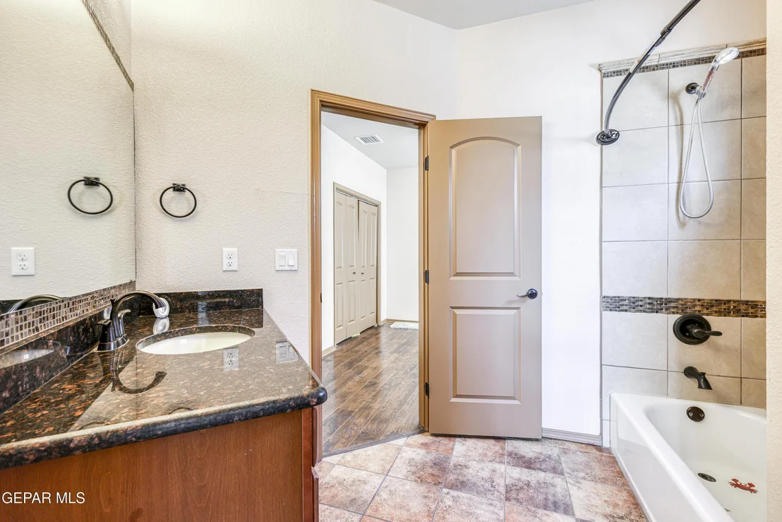 Photo of 12152 CHAPEL HILL Road