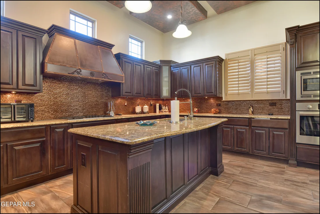 Photo of 5536 RIVER RUN Street