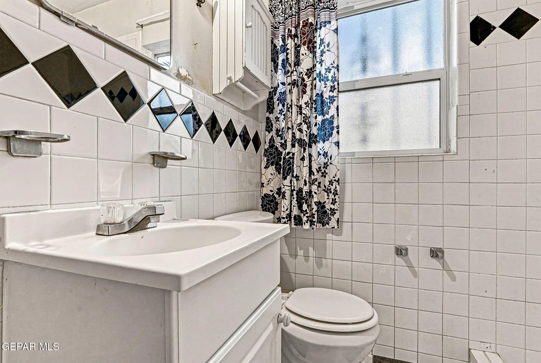 Photo of 637 Alicia Drive