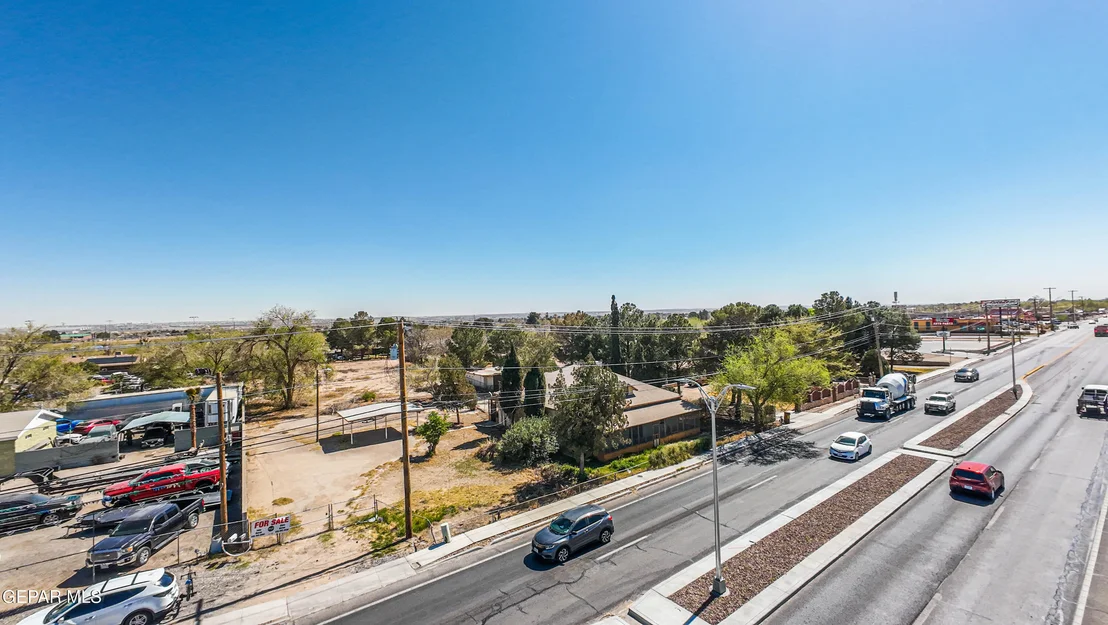Photo of 10409 Alameda Avenue