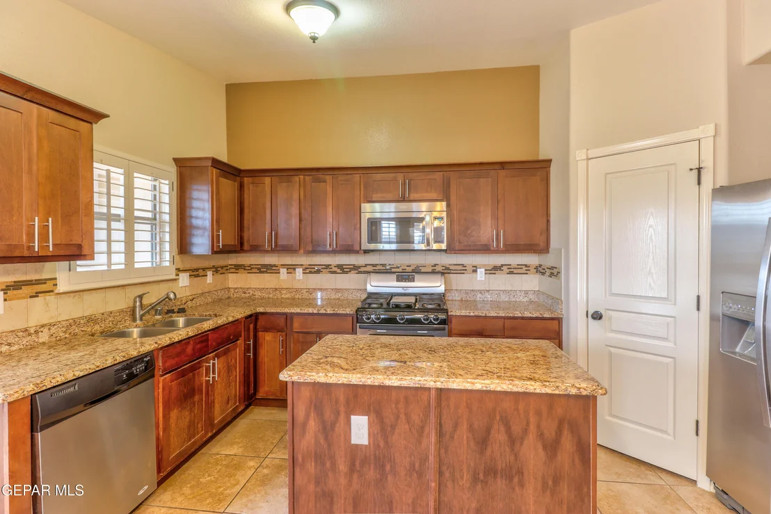 Photo of 3017 WOODHEAD