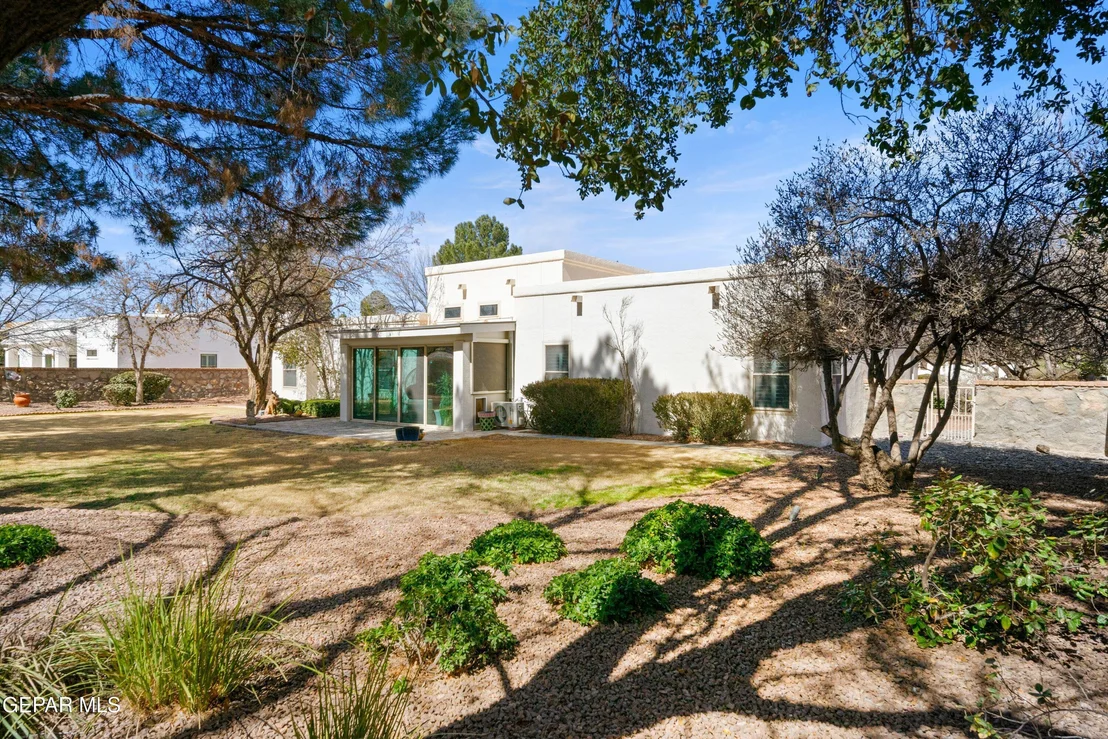 Photo of 612 WILLOW GLEN Drive