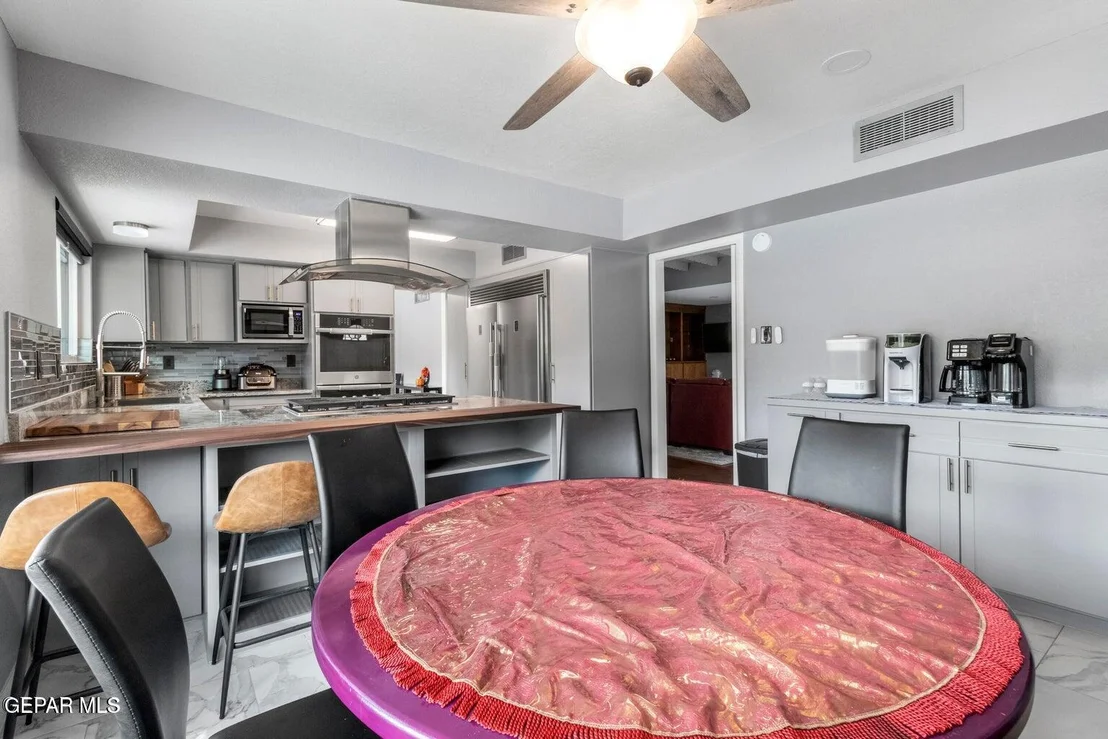 Photo of 409 SPRINGHILL Circle