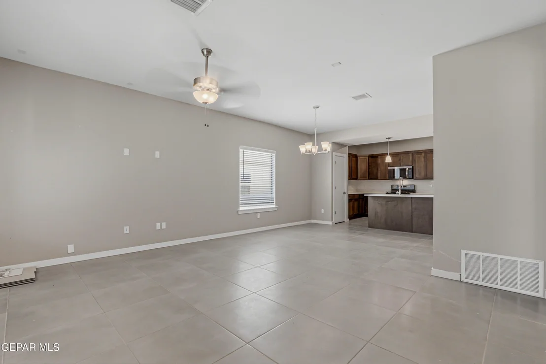 Photo of 3768 Model Lane
