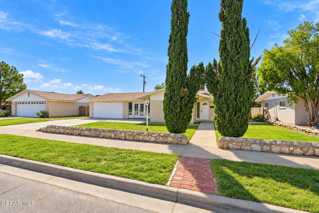 Photo of 8208 PARKLAND Drive