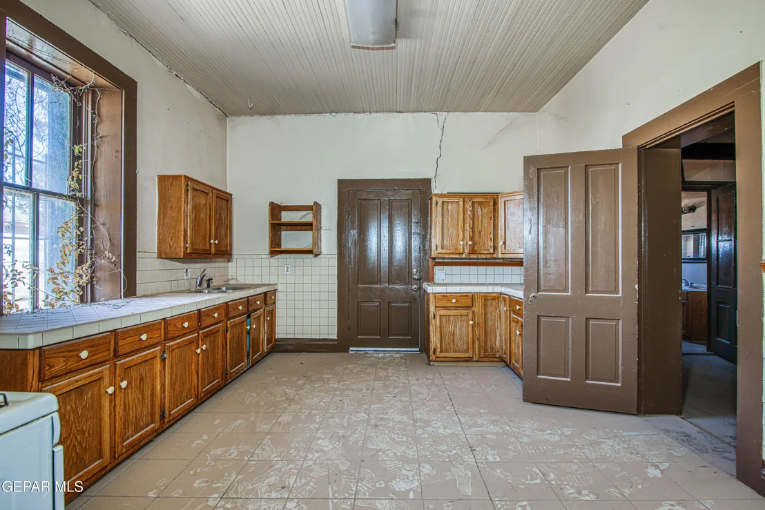 Photo of 10409 Alameda Avenue