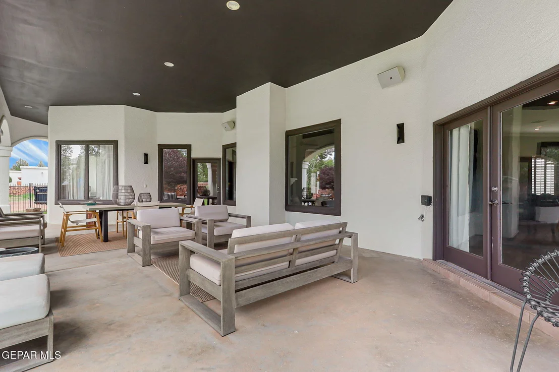 Photo of 5301 UPPER VALLEY Road