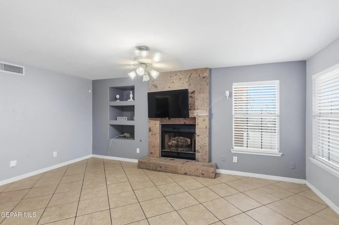 Photo of 1369 LUZ CARPIO Way