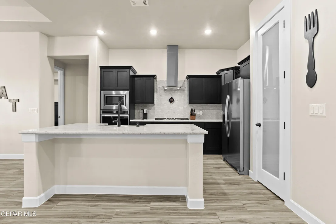 Photo of 733 BIRMINGHAM Place