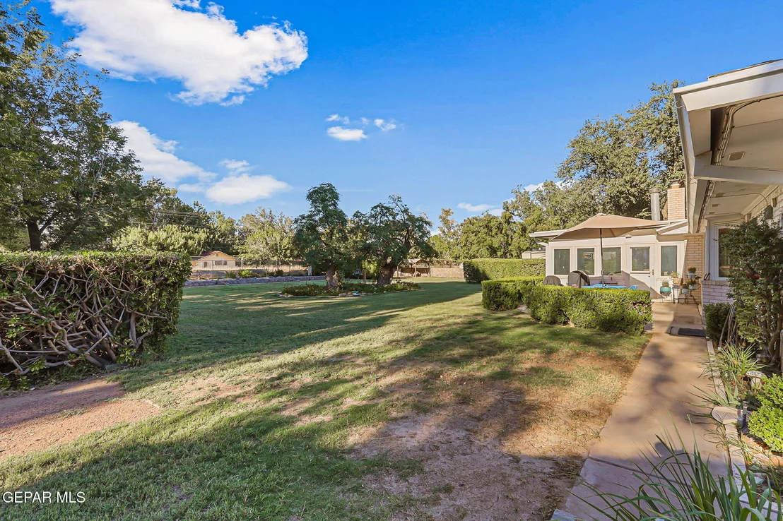 Photo of 717 LIVE OAK Drive