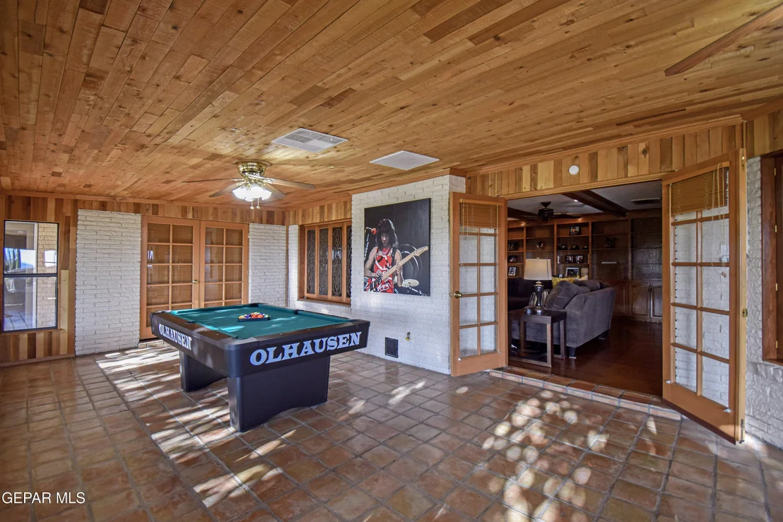Photo of 849 River Oaks Drive