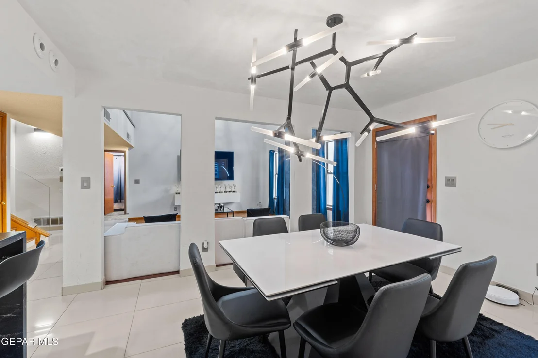 Photo of 6913 Crown Ridge Drive