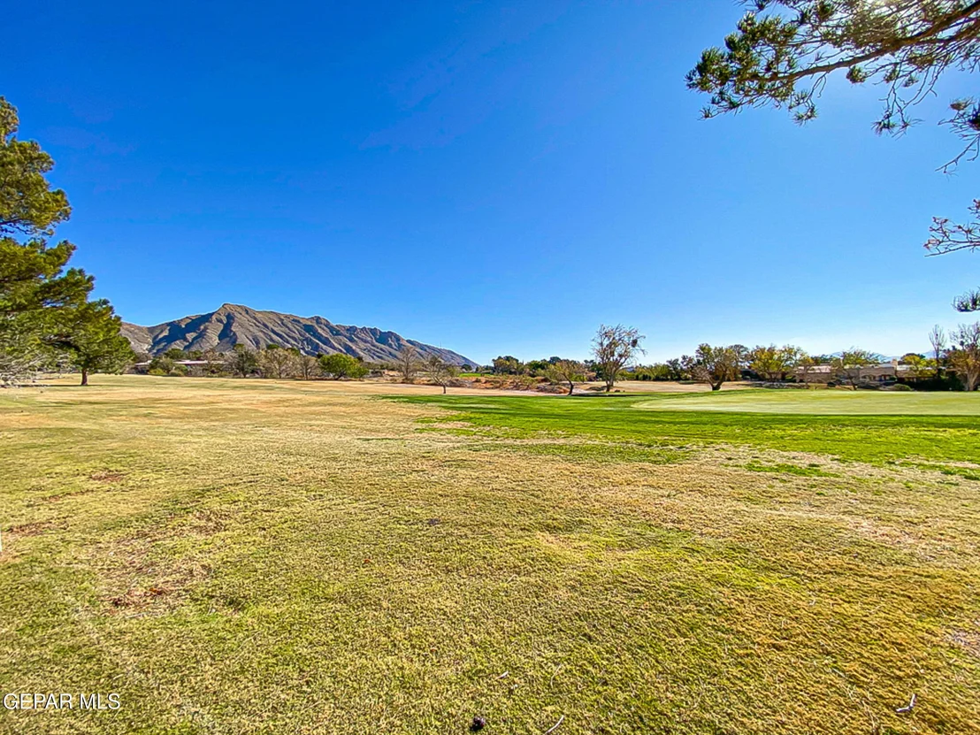 Photo of 1057 LOS JARDINES Circle