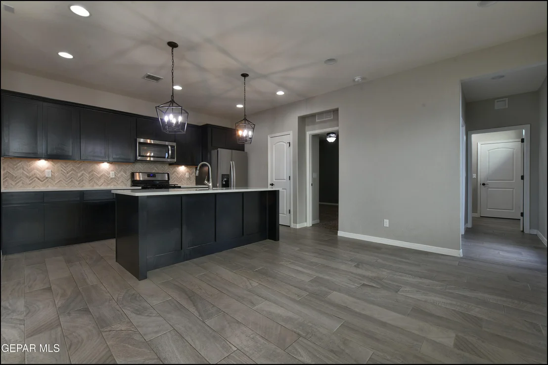 Photo of 4553 Mark Avizo St