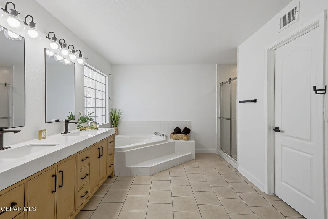 Photo of 6633 WIND RIDGE Drive