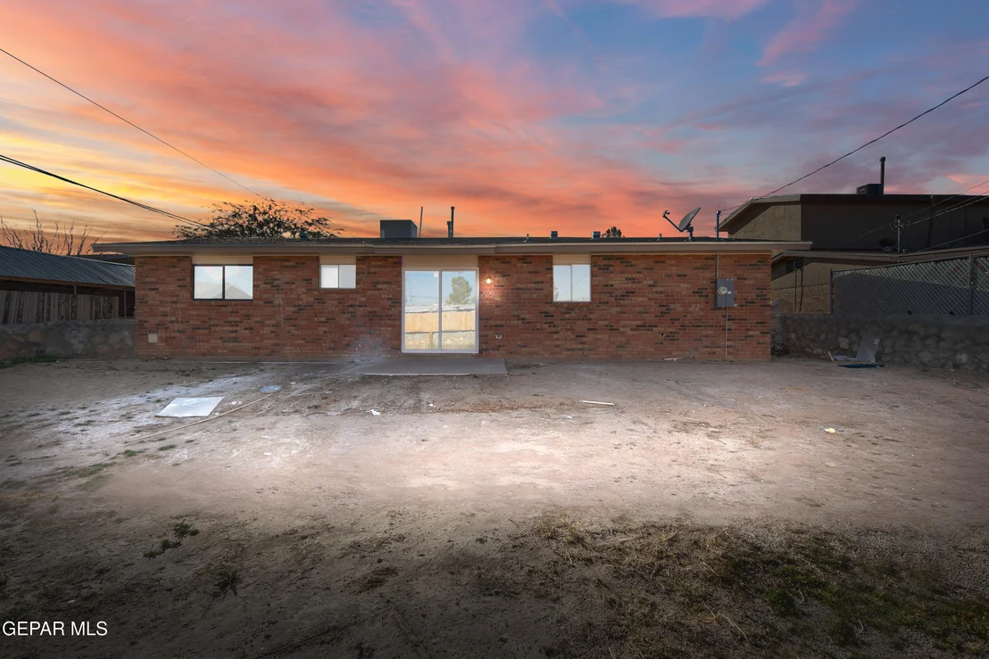 Photo of 220 MARAVILLA Drive