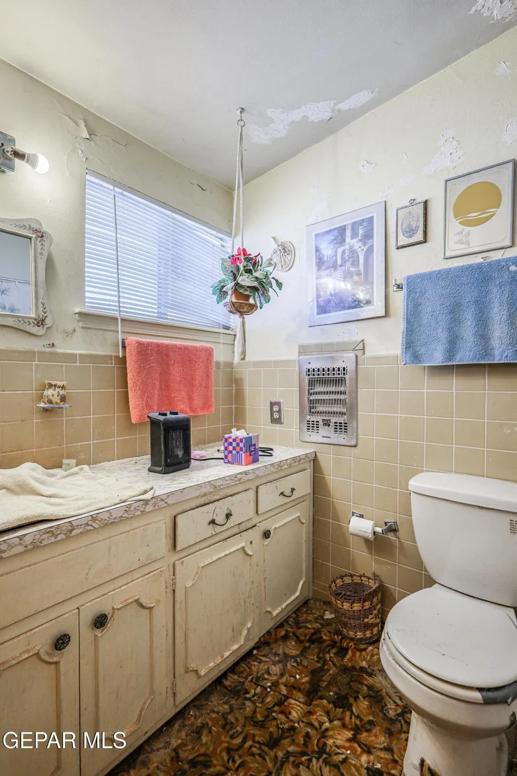 Photo of 220 MOONGLOW Drive