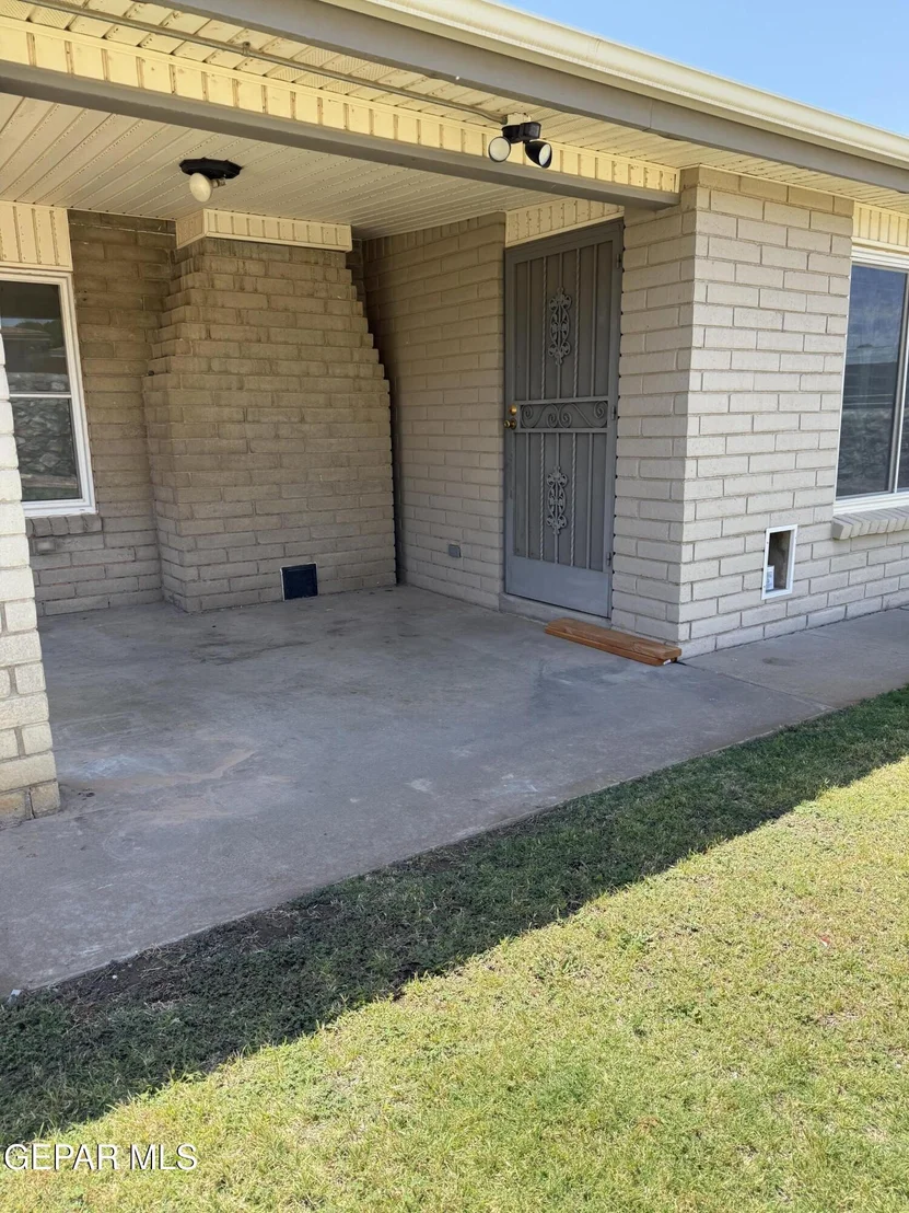 Photo of 3149 EDGEROCK Drive