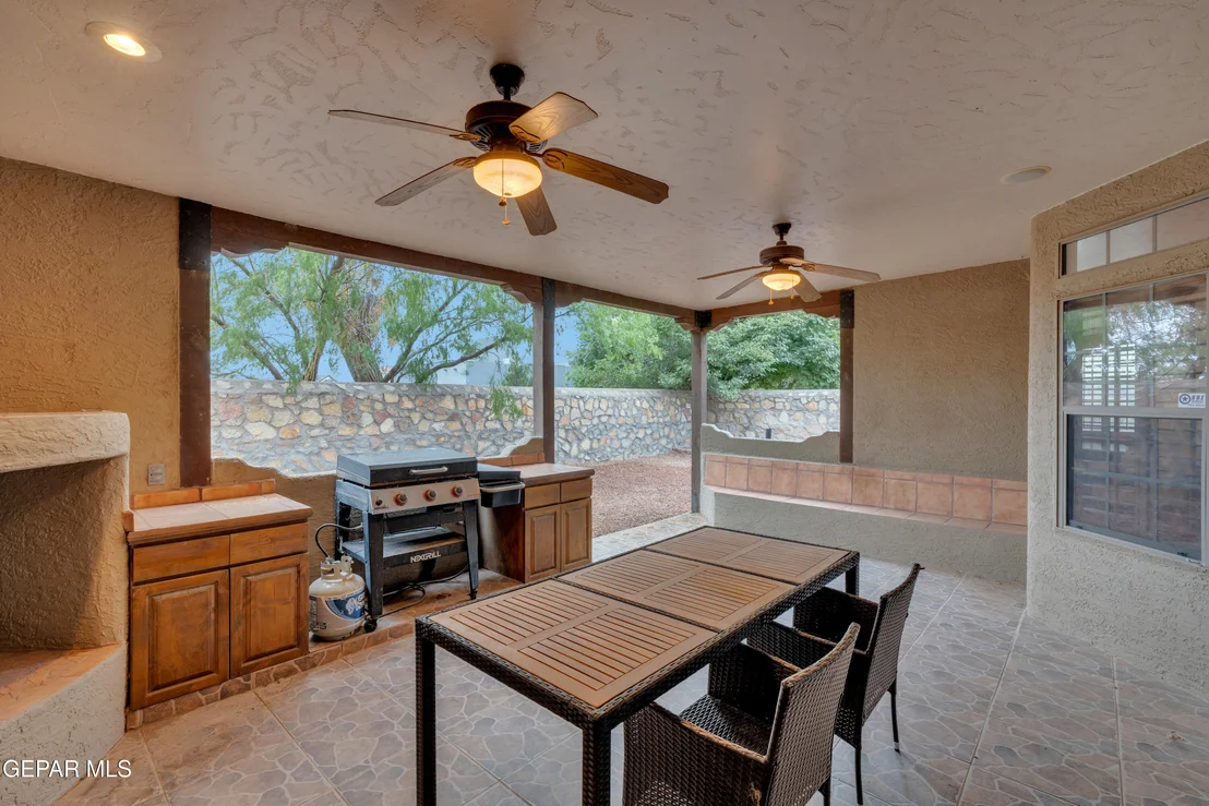 Photo of 1072 LOS MOROS Drive