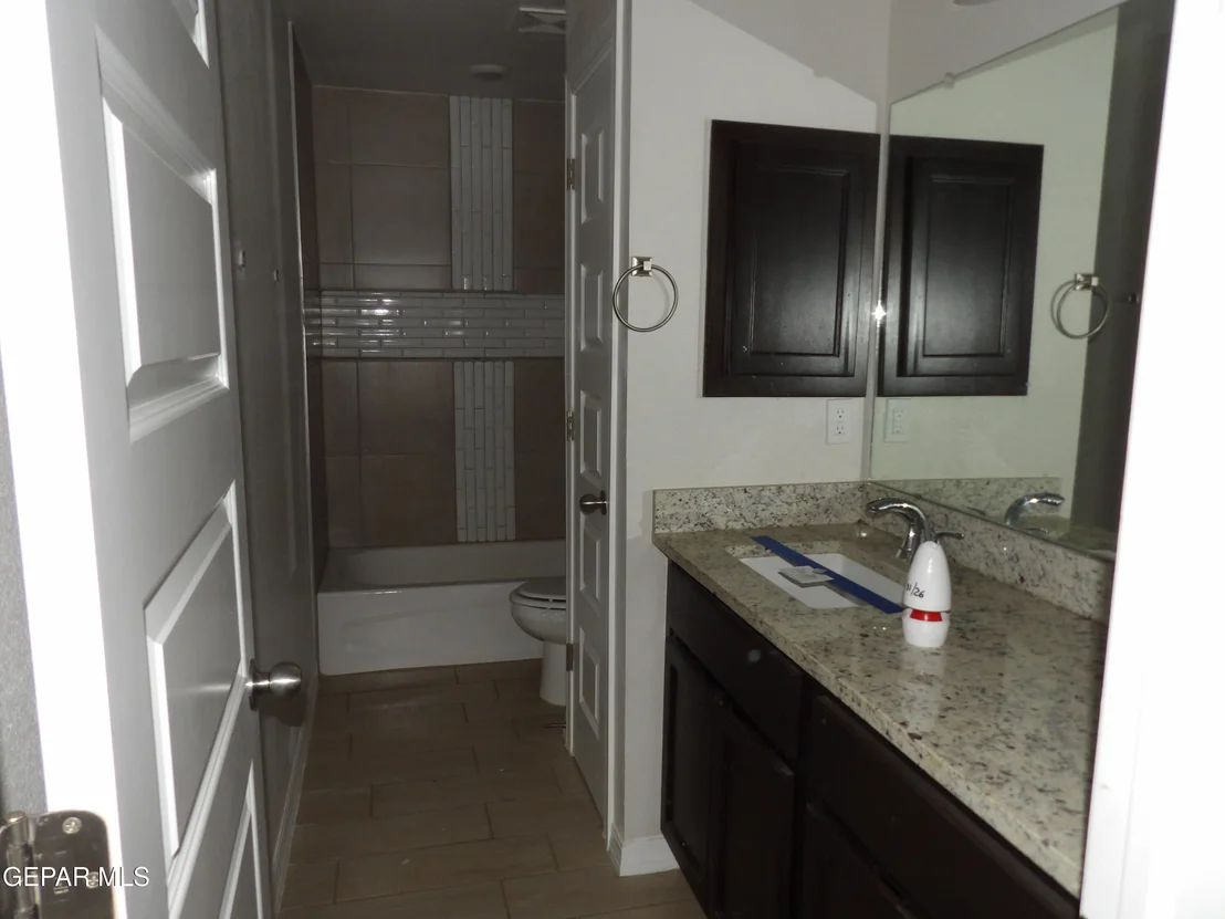 Photo of 6088 HIDDEN ROW Avenue