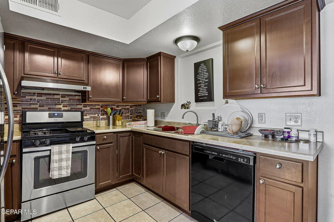Photo of Unit 2 at 1530 Common Drive